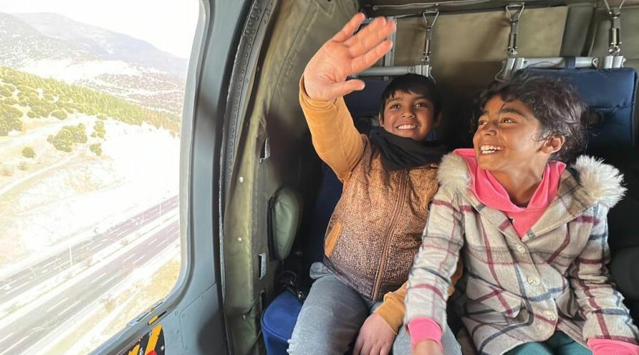 Bakan Kurum’dan depremzede çocuklara helikopter jesti: Mutlulukları gözlerinden okundu