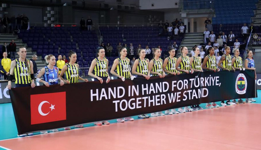 Fenerbahçe Opet CEV Şampiyonlar Ligi  play-off etabı ilk maçında galip; 