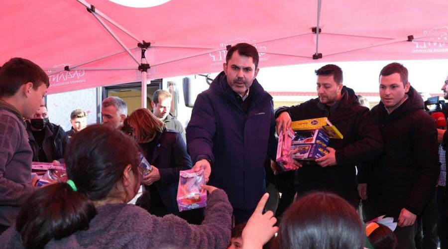 Bakan Kurum’dan depremzede çocuklara helikopter jesti: Mutlulukları gözlerinden okundu