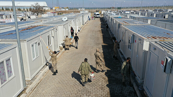 Enkazların yerini konteyner kentler aldı: Marketten camiye kadar her şey var Enkazların yerini konteyner kentler aldı: Marketten camiye kadar her şey var