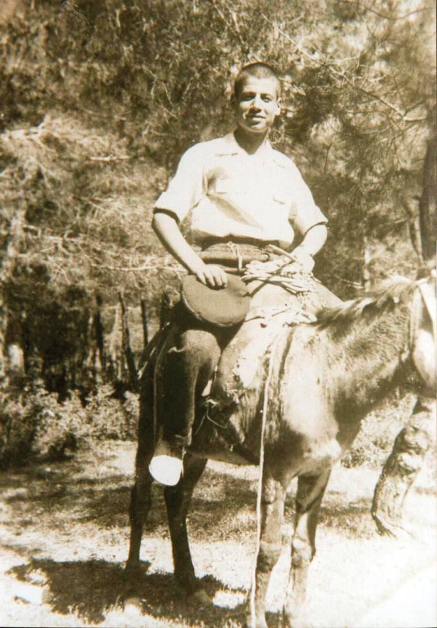 Enver Ağabeysiz 10 yıl geride kaldı... Hayat hayaldir düsturuyla yaşadı