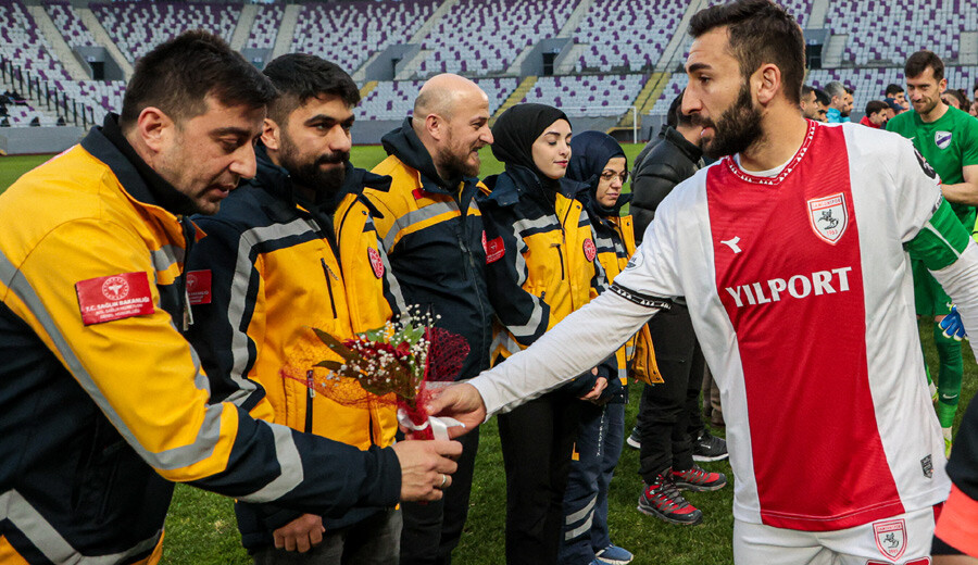 Orduspor 1967 ile Samsunspor, depremzedeler için karşılaştı, Emre Demir ilk kez Samsunspor forma giydi Orduspor 1967 ile Samsunspor, depremzedeler için karşılaştı, Emre Demir ilk kez Samsunspor forma giydi