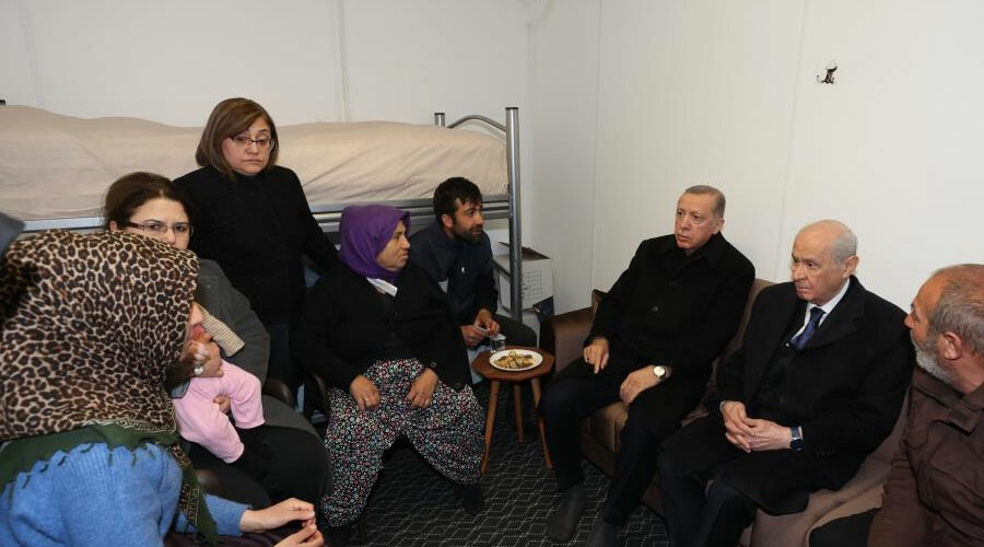 Cumhurbaşkanı Erdoğan konteyner kentlerdeki depremzedeleri ziyaret etti