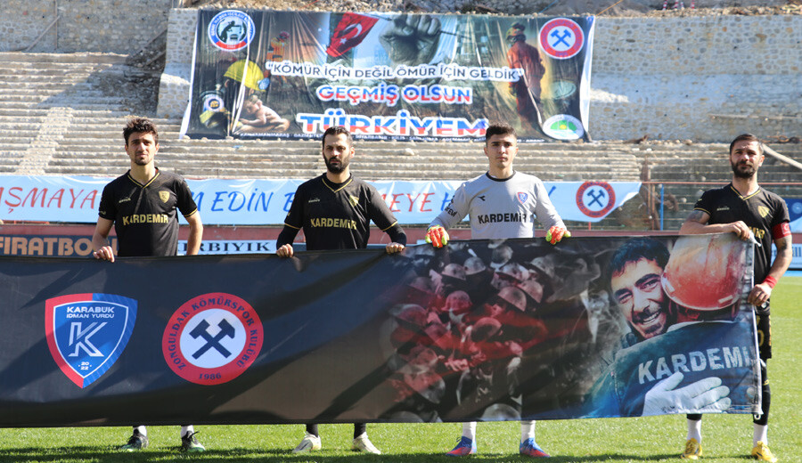 Zonguldak Kömürspor - Karabük İdman Yurdu maçında depremzedeler için 251 bin liralık hasılat Zonguldak Kömürspor - Karabük İdman Yurdu maçında depremzedeler için 251 bin liralık hasılat