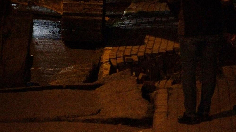 İstanbul Pendik'te iki bina boşaltıldı İstanbul Pendik'te iki bina boşaltıldı