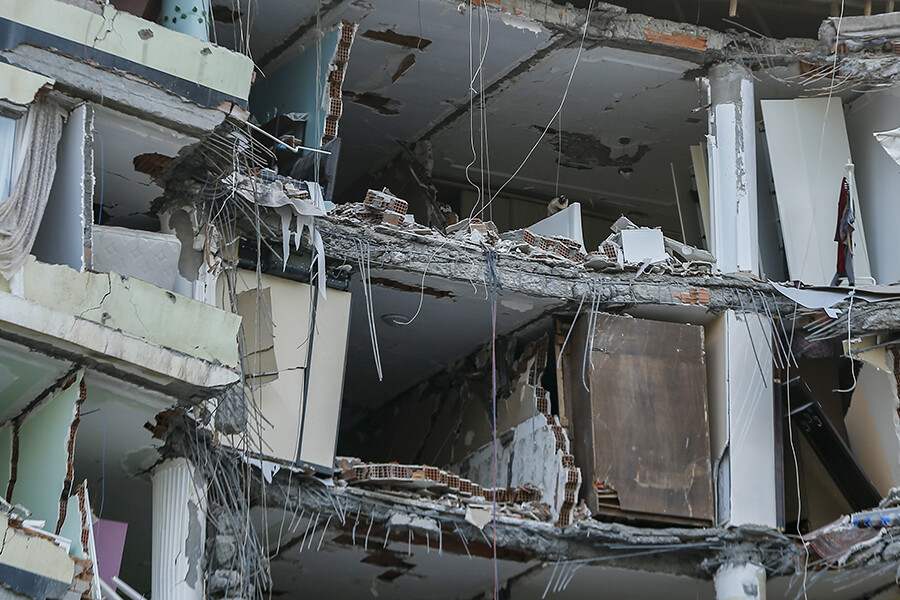 Diyarbakır'da kedi kurtarma operasyonu: Yıkım durdu, askeri helikopter geldi