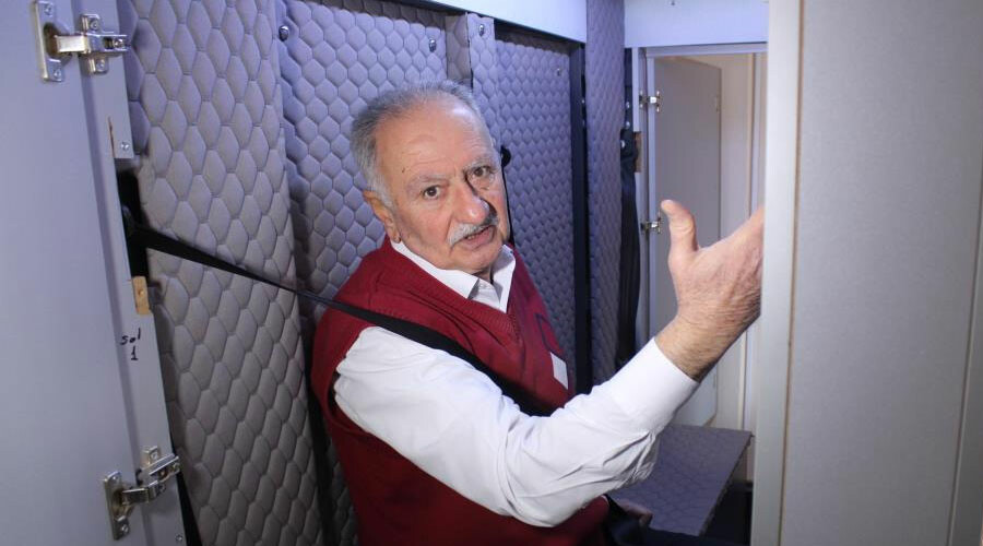 Patentini aldı, 66 tona kadar dayanabiliyor… Önü TV ünitesi arkası deprem kabini!