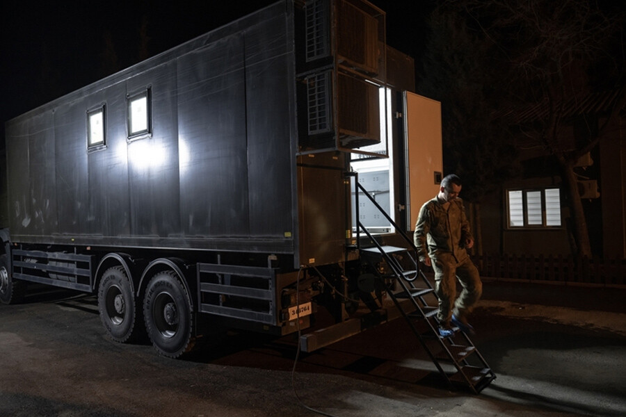Asker halk sağlığına da el attı: TSK, mobil laboratuvarları deprem bölgesine sevk etti Asker halk sağlığına da el attı: TSK, mobil laboratuvarları deprem bölgesine sevk etti