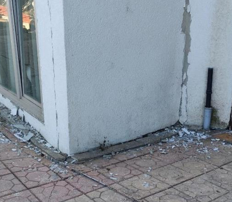 Fay hatlarındaki kılcal çatlaklardan fışkırdı: Deniz kumu sanıldı, sitrik kil çıktı Fay hatlarındaki kılcal çatlaklardan fışkırdı: Deniz kumu sanıldı, sitrik kil çıktı