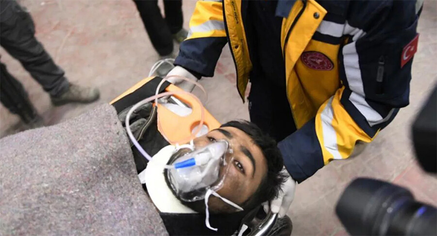 Depreme hastanede yakalandı, 261 saat süren mücadelesini böyle anlattı: Lobide duran çiçekleri yedim