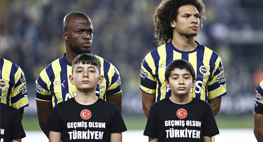Fenerbahçe "Omuz Omuza" kampanyası başlattı, depremzedelerin barınma sorunu çözülecek Fenerbahçe "Omuz Omuza" kampanyası başlattı, depremzedelerin barınma sorunu çözülecek