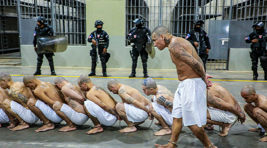 Göçmenler ölüm çukuruna terk edildi, hükümetten açıklama geldi: Kontrol eden ABD'dir! - 3. Resim