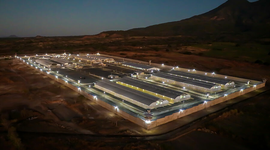 Göçmenler ölüm çukuruna terk edildi, hükümetten açıklama geldi: Kontrol eden ABD'dir! - 2. Resim