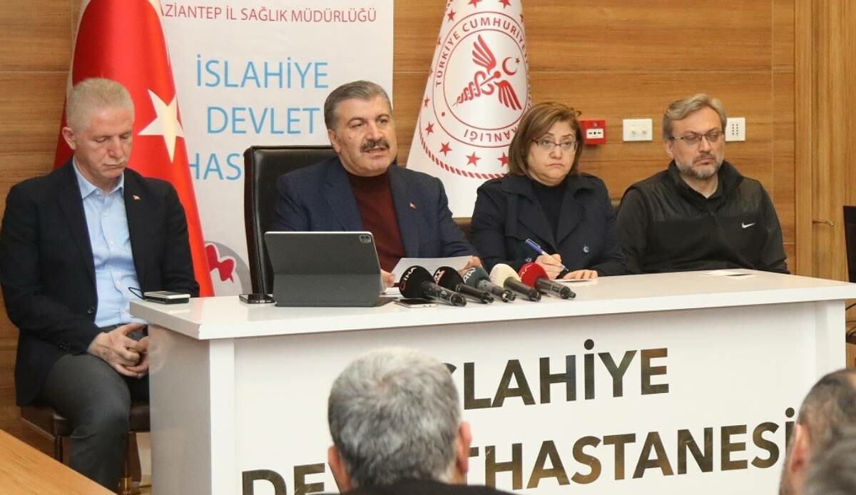 Bakan Koca'dan Osmaniye ve Gaziantep için kritik uyarı: Şebeke suyu içmeyin Bakan Koca'dan Osmaniye ve Gaziantep için kritik uyarı: Şebeke suyu içmeyin