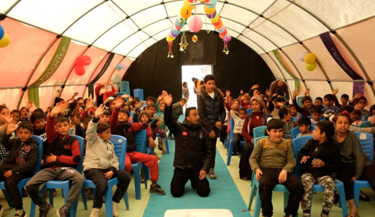 Konteyner kentte bilim çadırı Konteyner kentte bilim çadırı
