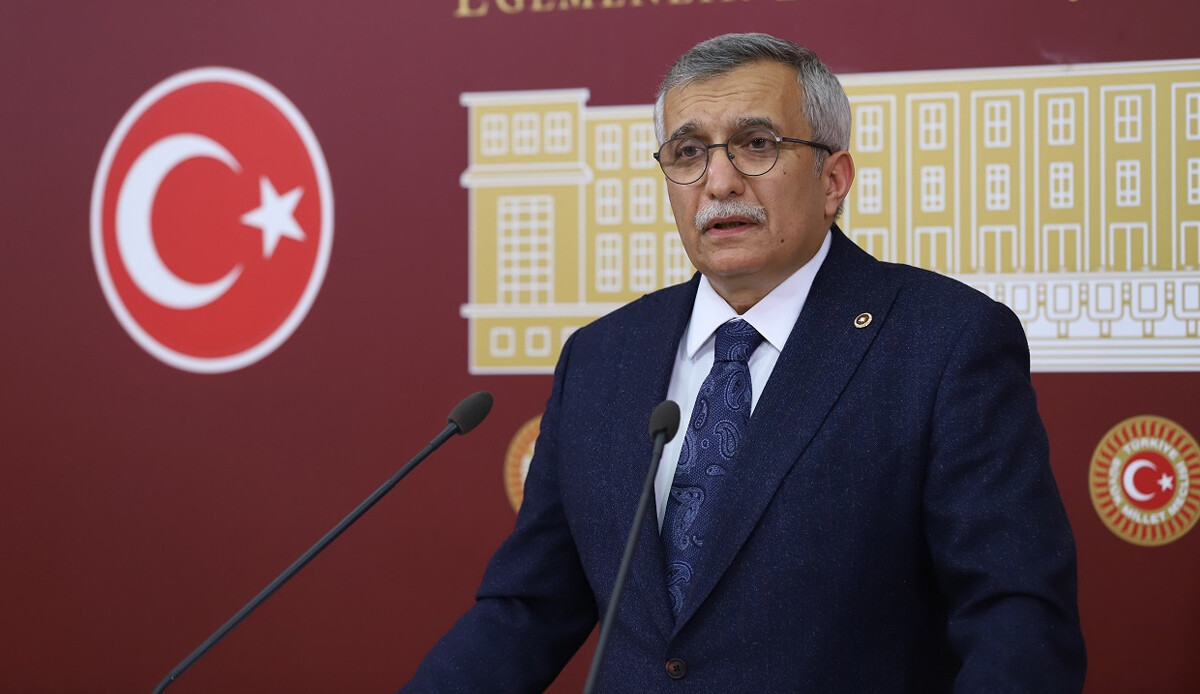 AK Partili Subaşı Beşiktaş üyeliğinden istifa etti AK Partili Subaşı Beşiktaş üyeliğinden istifa etti