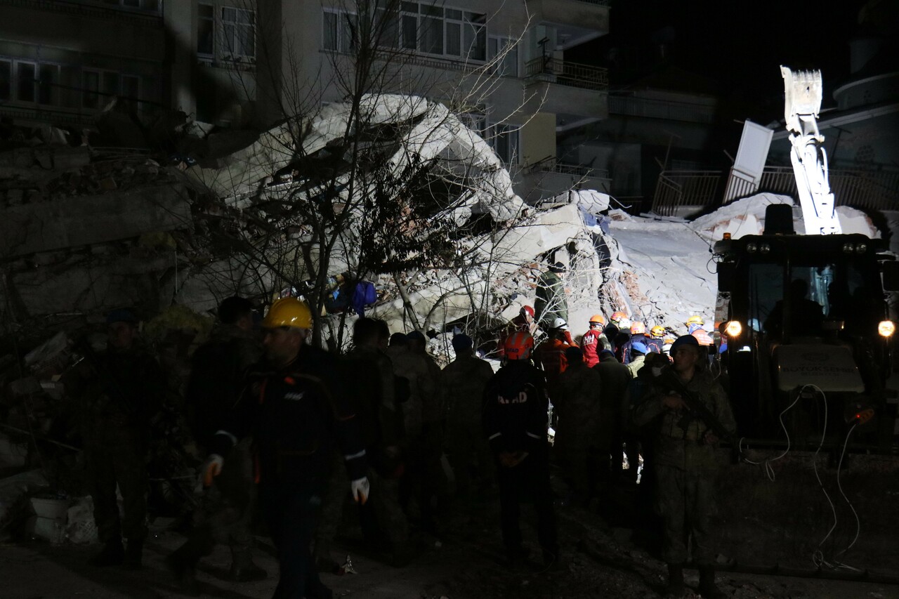 Malatya’da yıkılan binanın altında kalan olmadığı öğrenildi
