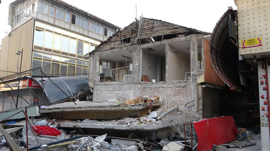 Depreme ciğer satarken yakalandı Depreme ciğer satarken yakalandı