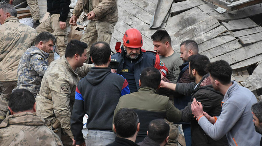 Son dakika! Malatya'da 5,6 büyüklüğünde deprem: Hasarlı bazı binalar yıkıldı, can kaybı var Son dakika! Malatya'da 5,6 büyüklüğünde deprem: Hasarlı bazı binalar yıkıldı, can kaybı var