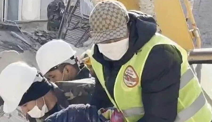 Kimseye haber vermedi, kurtarma çalışmalarına katıldı: Fatih Karagümrüklü Shukurov yaşadıklarını anlattı Kimseye haber vermedi, kurtarma çalışmalarına katıldı: Fatih Karagümrüklü Shukurov yaşadıklarını anlattı