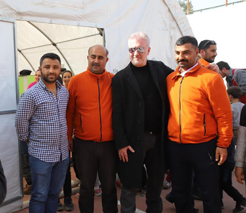 <p>Son olarak Cumhurbaşkanlığı İletişim Başkanlığının desteğiyle 23 ünlü isim depremzedelerle bir araya gelip onlara moral verdi. </p>