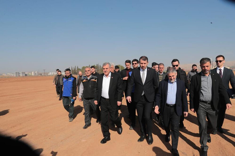 Şanlıurfa'da depremzedeler için konteyner kent kuruluyor Şanlıurfa'da depremzedeler için konteyner kent kuruluyor