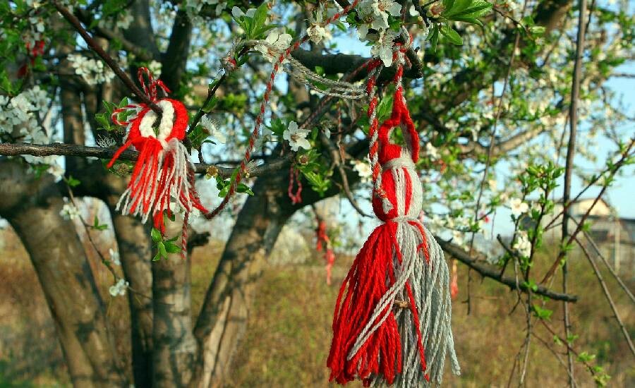 Marteniçka nedir, ne zaman takılır? Marteniçka nerenin adeti? İşte Marteniçka renklerinin anlamı