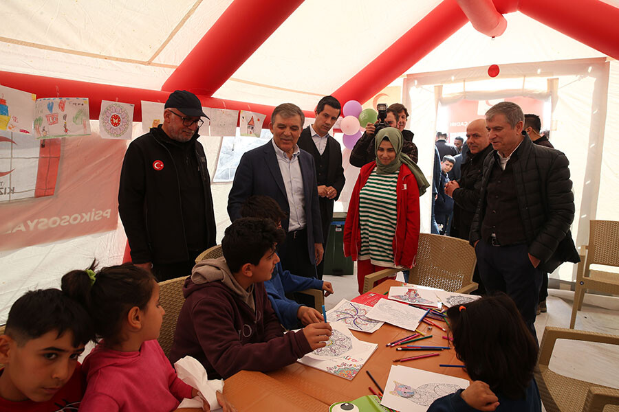Abdullah Gül: Devleti de kamuyu da yalnız bırakmamak gerek