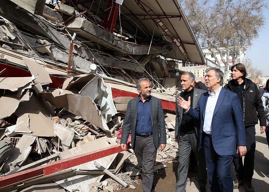 Abdullah Gül: Devleti de kamuyu da yalnız bırakmamak gerek