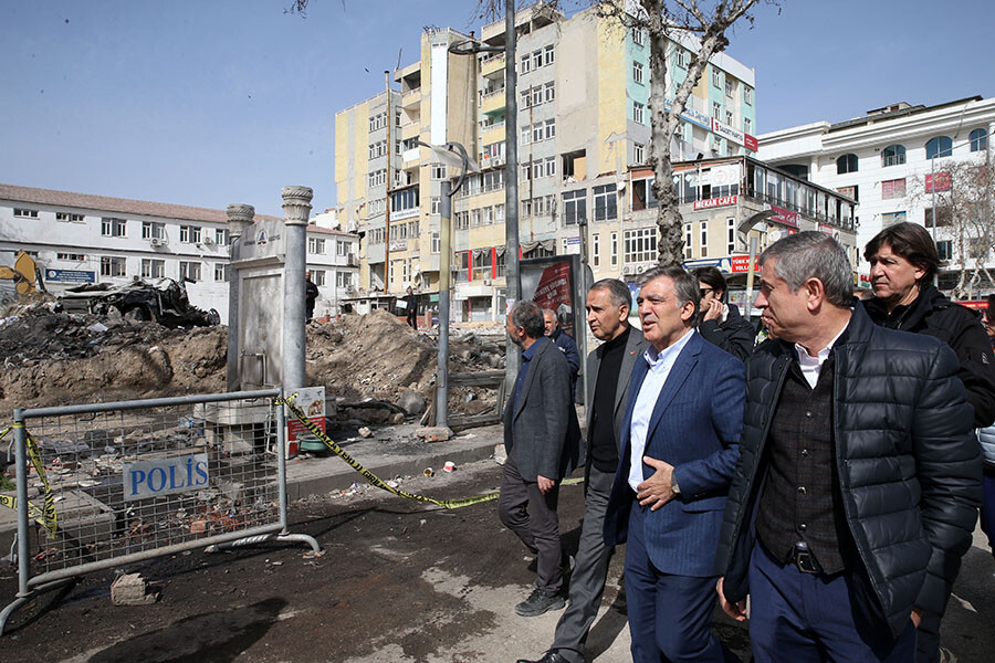 Abdullah Gül: Devleti de kamuyu da yalnız bırakmamak gerek