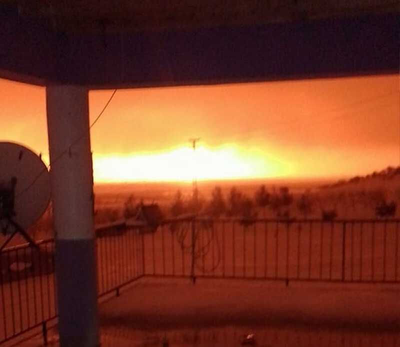 Adıyaman'da deprem sırasında ilginç görüntüler: Önce kaynadı sonra magma benzeri alevler çıktı