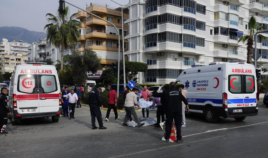 Alanya'dan kahreden haber: Depremden kaçtılar, kazada öldüler Alanya'dan kahreden haber: Depremden kaçtılar, kazada öldüler
