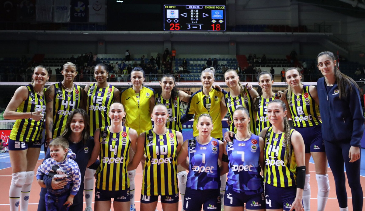 Fenerbahçe Opet CEV Şampiyonlar Ligi’nde çeyrek finalde! Sarı-Lacivertliler Chemik Police&#039;yi 2 maçta da devirdi