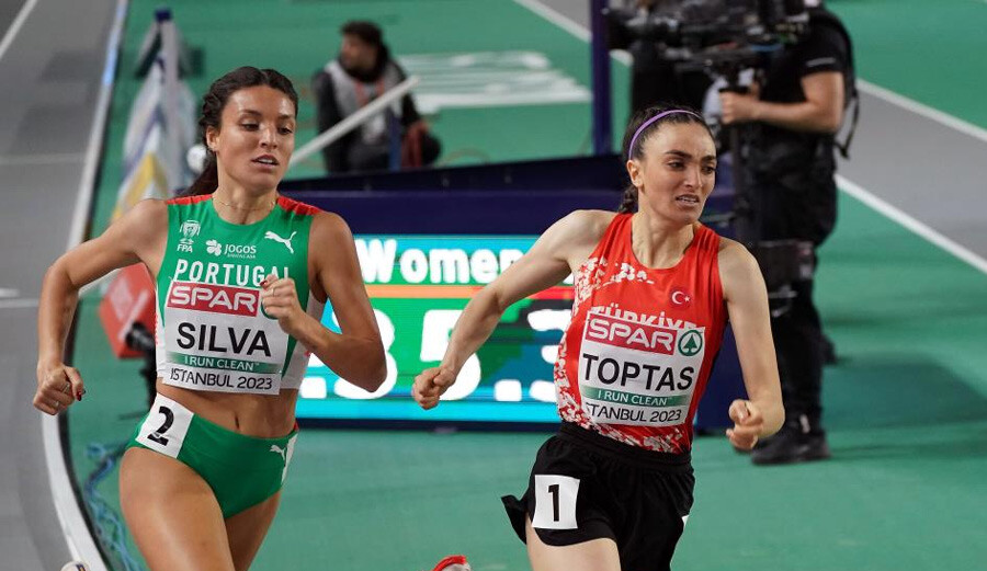 Milli atlet Batuhan Çakır üç adım atlamada finale yükseldi! 2023 Avrupa Salon Atletizm Şampiyonası başladı Milli atlet Batuhan Çakır üç adım atlamada finale yükseldi! 2023 Avrupa Salon Atletizm Şampiyonası başladı