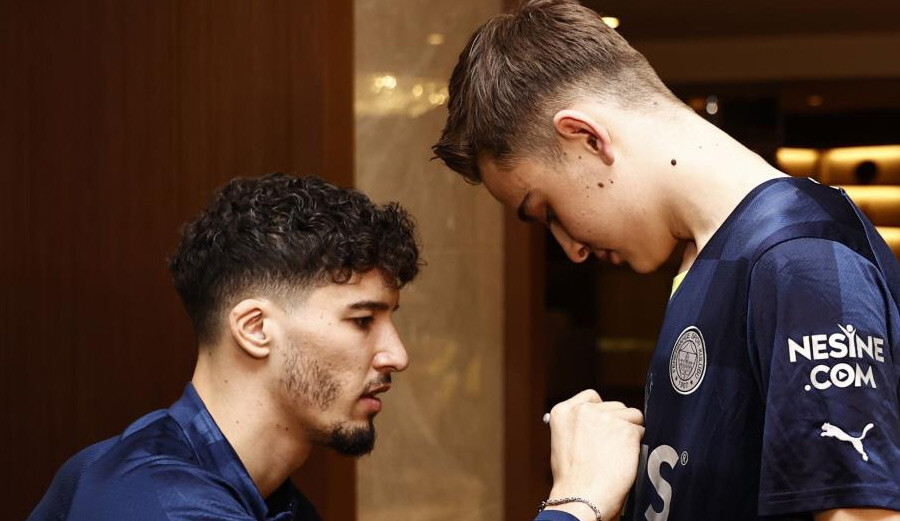 Enkazdan Fenerbahçe formasıyla çıkartılan Kamilcan, Sarı-Lacivertli futbolcularla buluştu