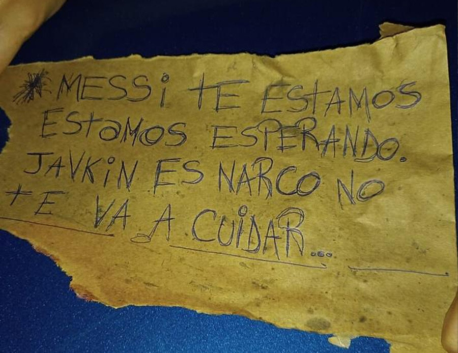 Lionel Messi tehdit edildi! Silahlı saldırı anları yürekleri ağza getirdi Lionel Messi tehdit edildi! Silahlı saldırı anları yürekleri ağza getirdi