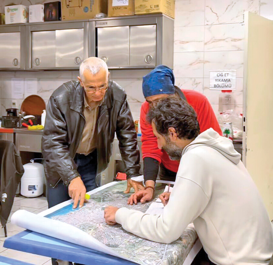 Ünlü şefler afetzedeler için bölgeye koştu