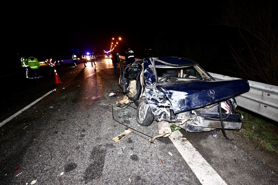 TEM Otoyolu'nda zincirleme kaza: Ölü ve yaralılar var