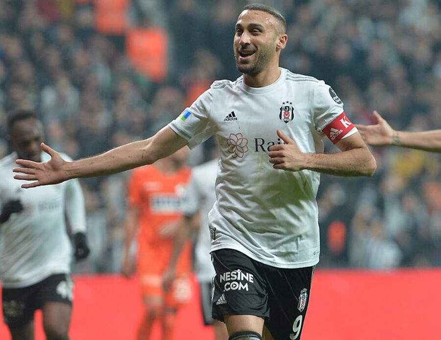 Cenk Tosun'a sürpriz talip! Milli golcü Beşiktaş'tan ayrılıyor mu?