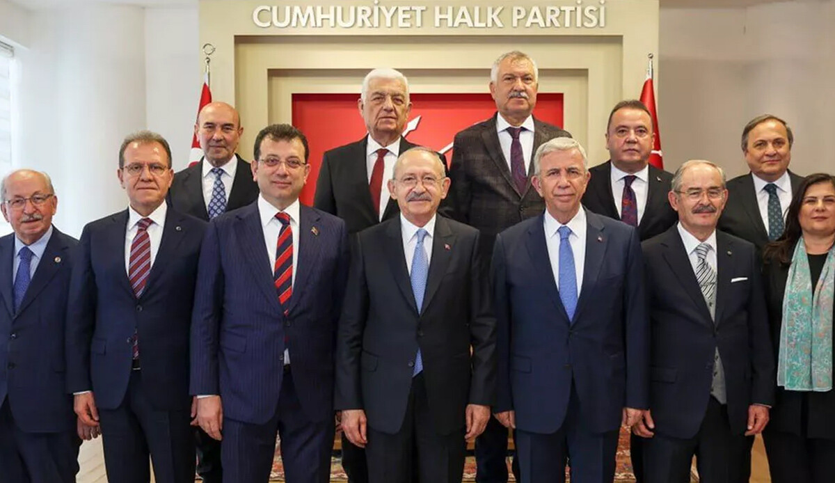 CHP'de acil koduyla belediye başkanları toplantısı: Kılıçdaroğlu, İmamoğlu ve Yavaş'la özel görüştü CHP'de acil koduyla belediye başkanları toplantısı: Kılıçdaroğlu, İmamoğlu ve Yavaş'la özel görüştü