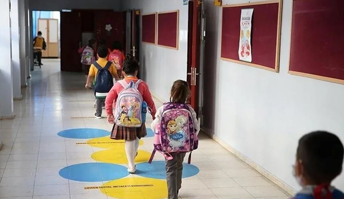 OHAL kapsamında yeni tedbirler: Öğrencilere burs verilecek, harçları devlet ödeyecek OHAL kapsamında yeni tedbirler: Öğrencilere burs verilecek, harçları devlet ödeyecek