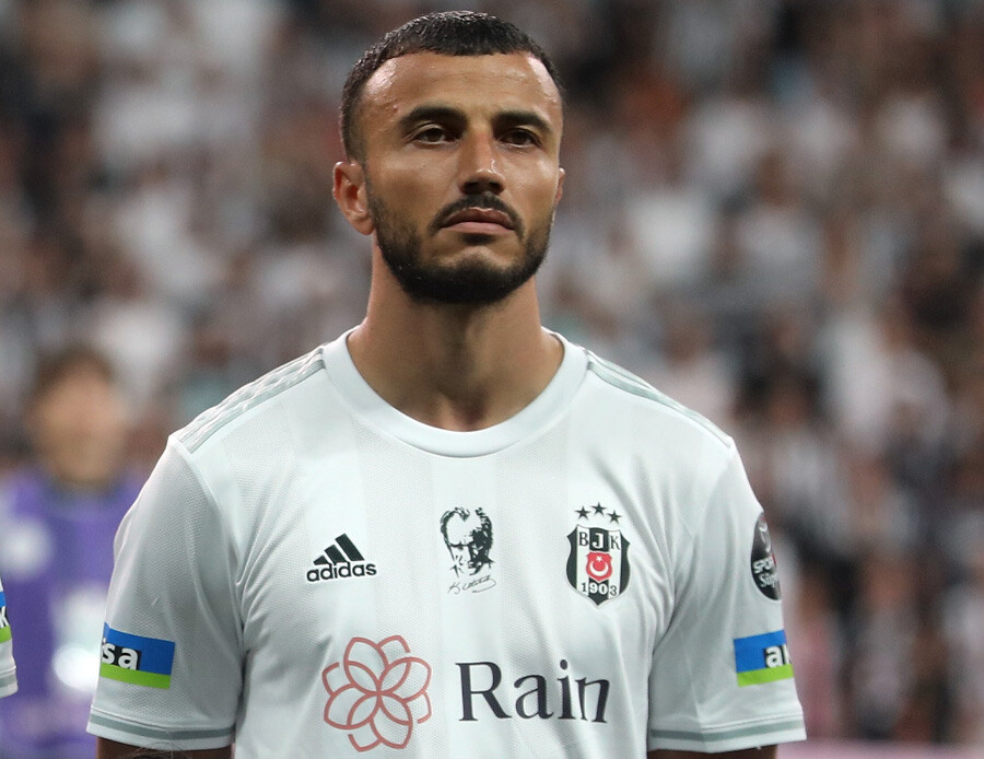 Beşiktaş'ta beklenen ayrılık gerçekleşiyor! Şenol Güneş o yıldızın üstünü çizmişti Beşiktaş'ta beklenen ayrılık gerçekleşiyor! Şenol Güneş o yıldızın üstünü çizmişti