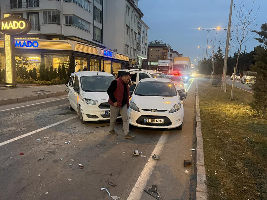 Nevşehir'de freni patlayan kamyon 6 aracı biçti, çok sayıda yaralı var