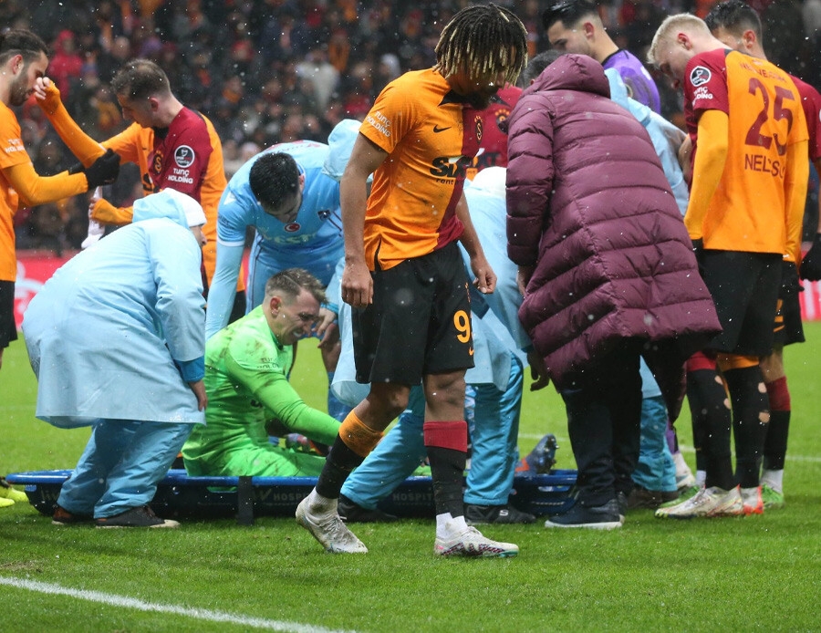 Muslera Kasımpaşa maçında oynayacak mı? Uruguaylı kalecinin son durumu belli oldu Muslera Kasımpaşa maçında oynayacak mı? Uruguaylı kalecinin son durumu belli oldu