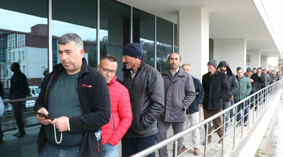 SGK’dan EYT’lilere uyarı: O belgeyi almanız için kuruma gelmenize gerek yok SGK’dan EYT’lilere uyarı: O belgeyi almanız için kuruma gelmenize gerek yok