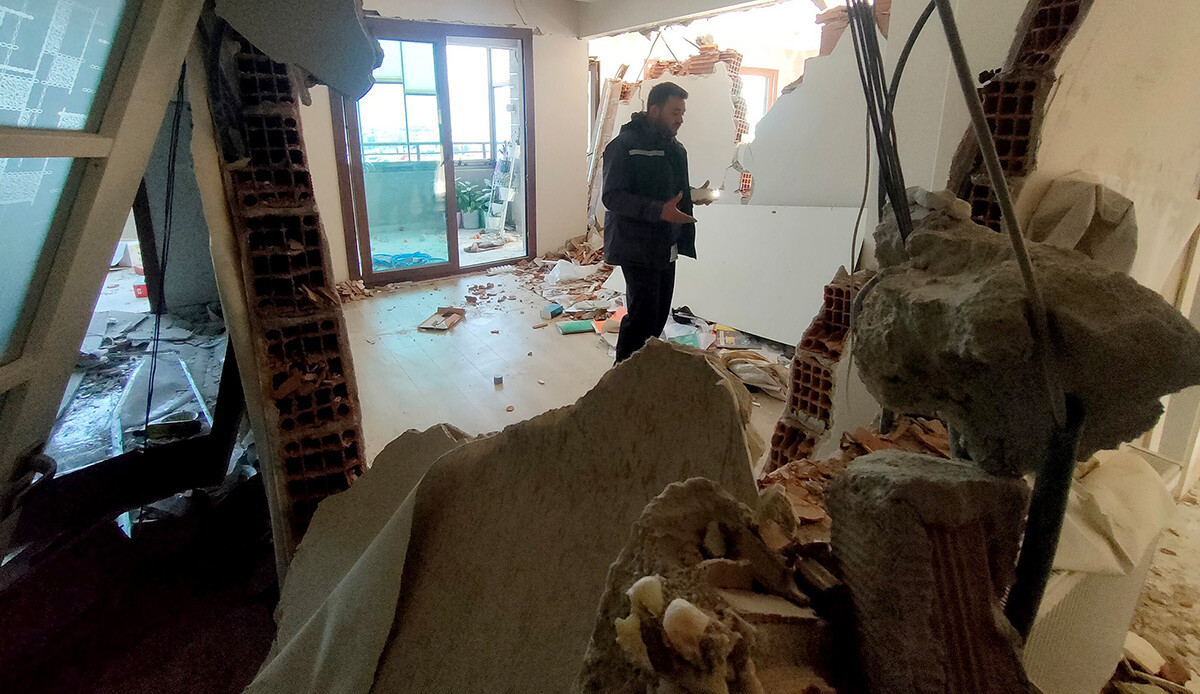 Depremden sadece 10 dakika önce başladı... 6 günlük bebek, anne babasının hayatını kurtardı