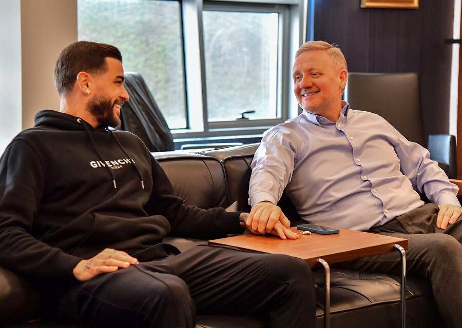 Süper Lig'de şaşırtan ayrılık! Emre Belözoğlu plaketle uğurladı