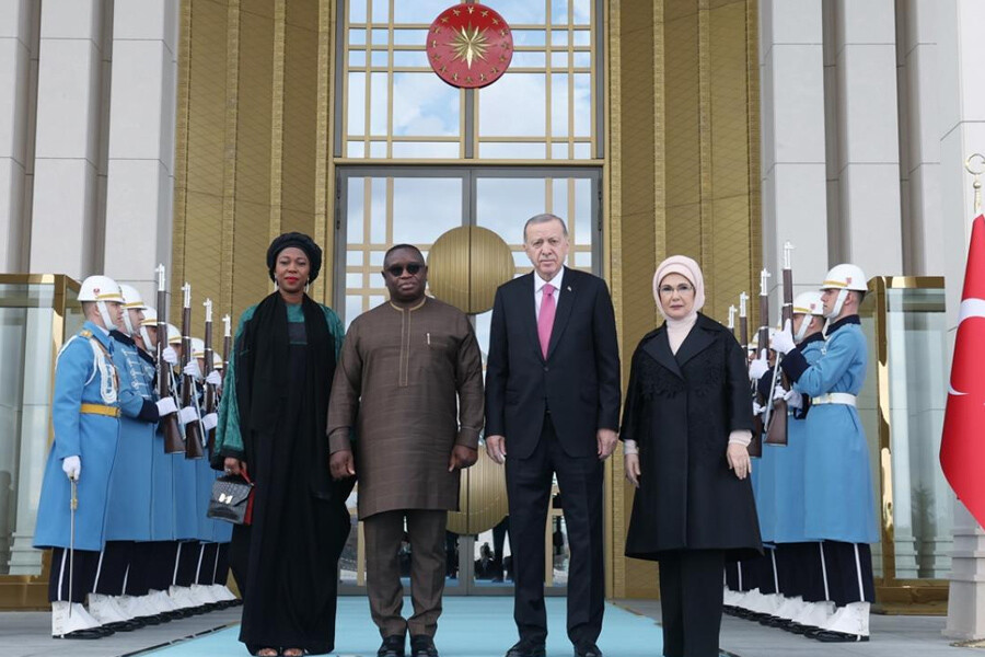 Cumhurbaşkanı Erdoğan, Sierra Leone Cumhurbaşkanı ile bir araya geldi Cumhurbaşkanı Erdoğan, Sierra Leone Cumhurbaşkanı ile bir araya geldi