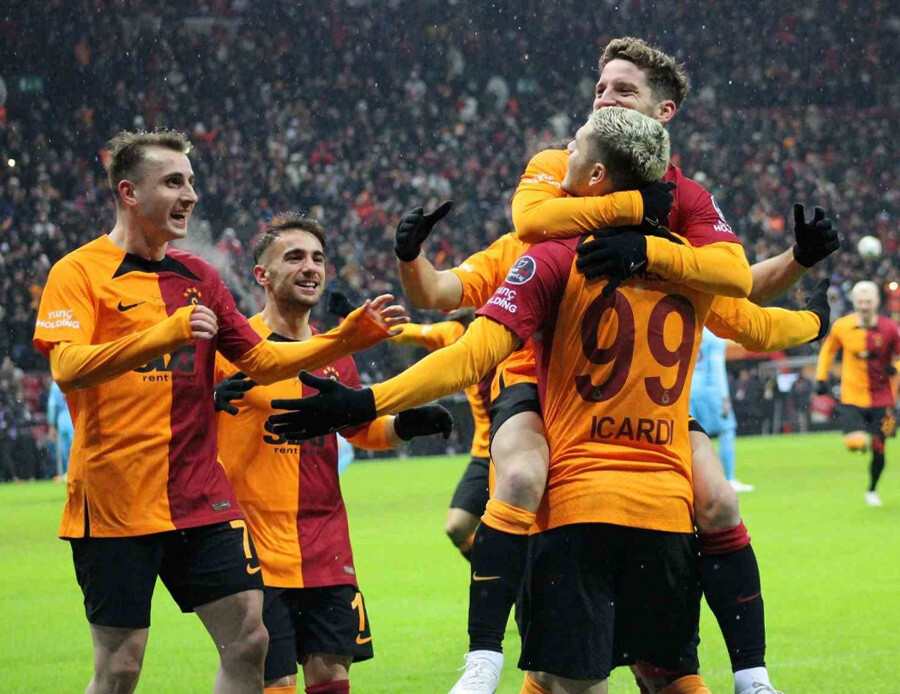 Okan Buruk rekorlara doyamadı! Galatasaray'ı 5 ayda ayağa kaldırdı Okan Buruk rekorlara doyamadı! Galatasaray'ı 5 ayda ayağa kaldırdı