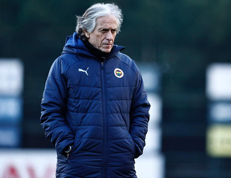 Jorge Jesus Galatasaray'ı kızdırdı! Öyle bir teklif yaptı ki taraftarlar isyan etti Jorge Jesus Galatasaray'ı kızdırdı! Öyle bir teklif yaptı ki taraftarlar isyan etti